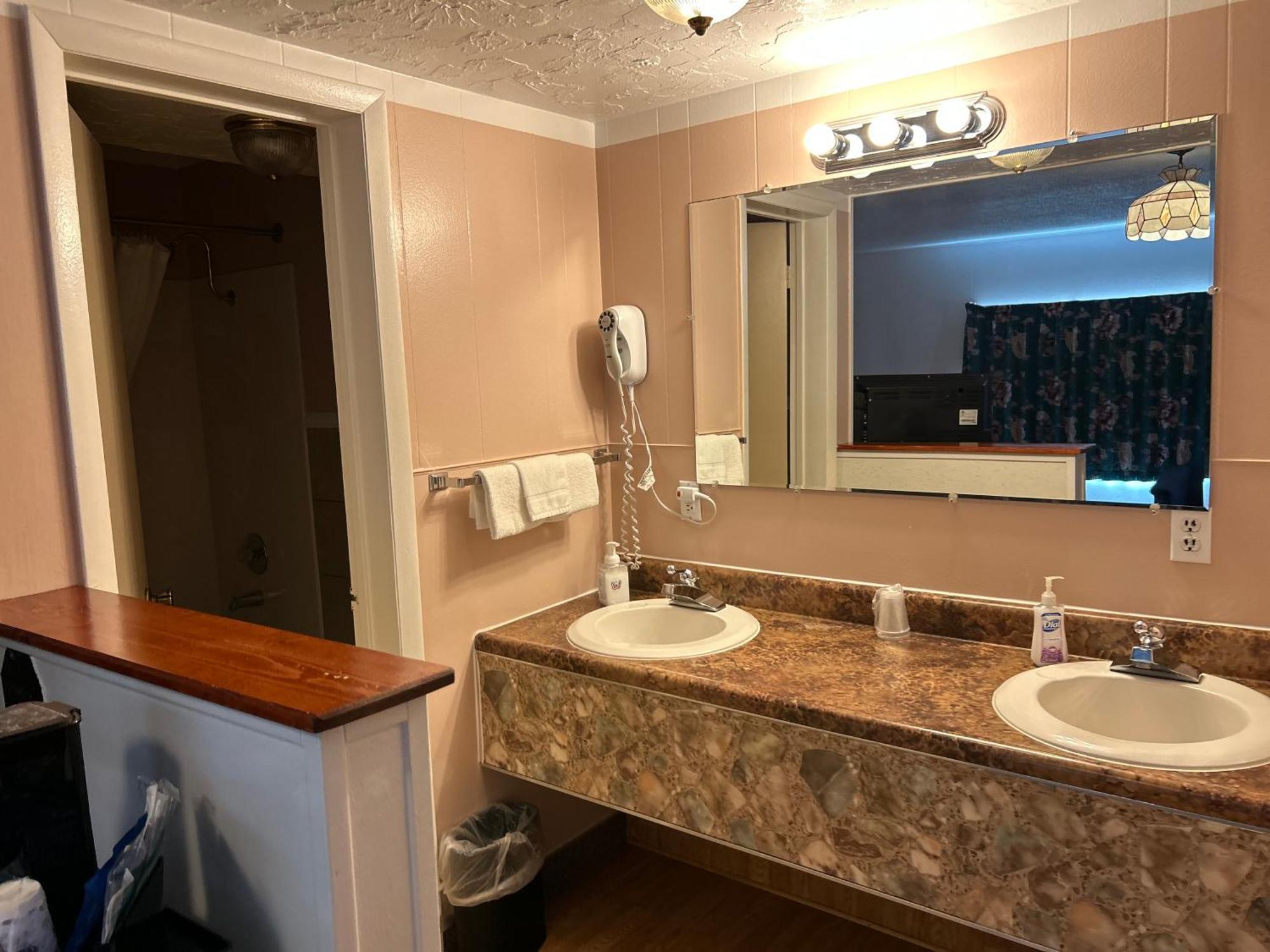 Redwood Arms Motel Paonia Экстерьер фото