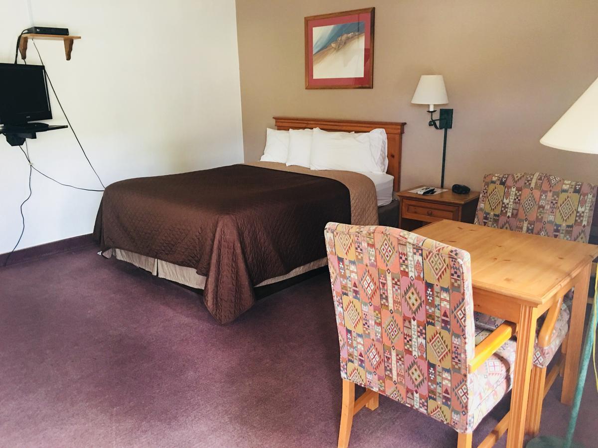 Redwood Arms Motel Paonia Экстерьер фото